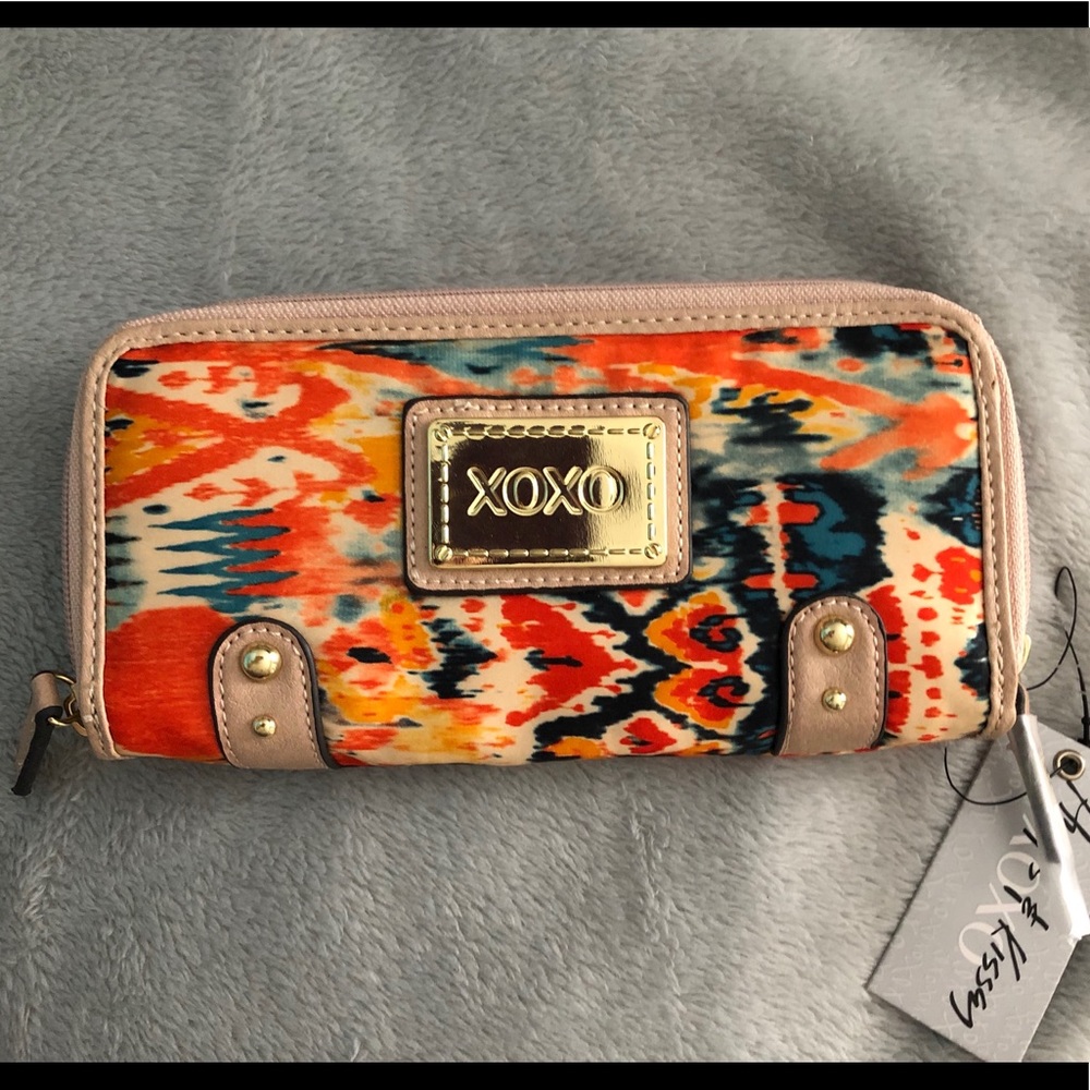 XOXO Wristlet